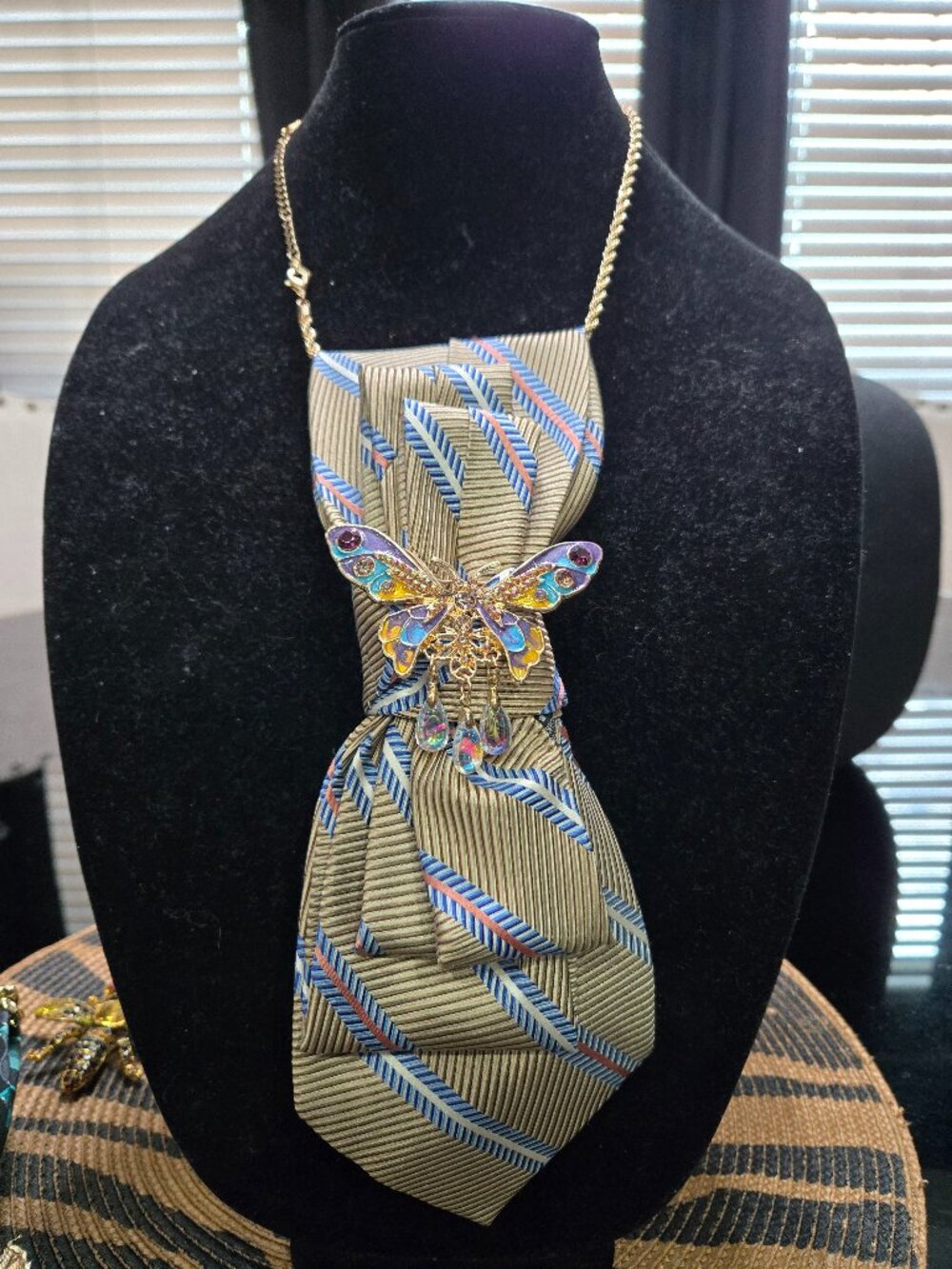 Decorative Tie Necklace with Brooch